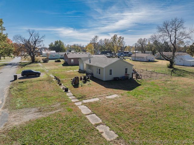 157 S Springfield Street, Welch, OK 74369
