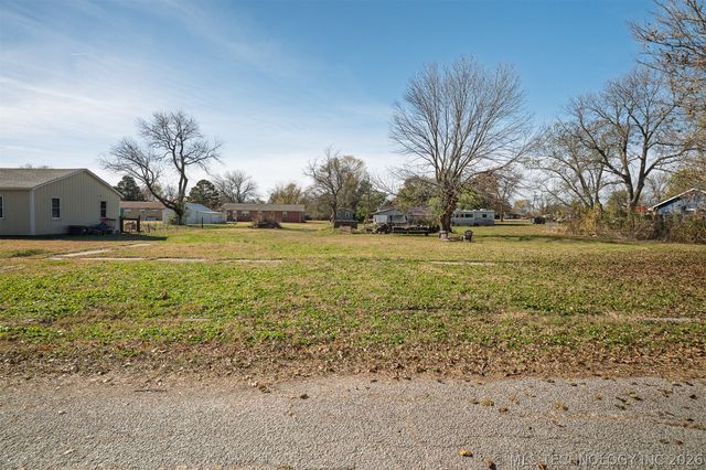 157 S Springfield Street, Welch, OK 74369