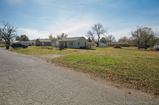 157 S Springfield Street, Welch, OK 74369