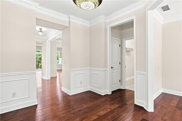637 Laurel Crossing, Canton, GA 30114