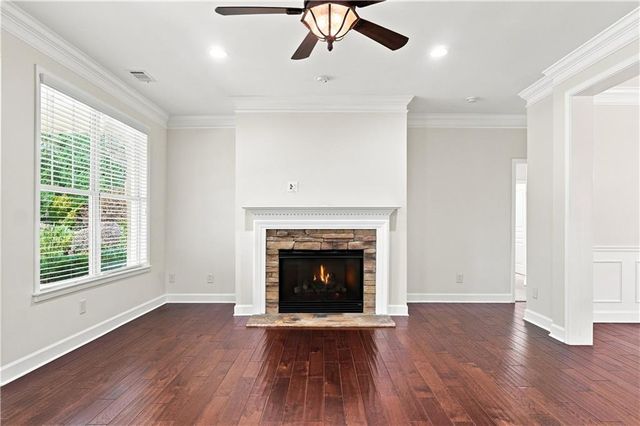 637 Laurel Crossing, Canton, GA 30114
