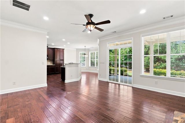 637 Laurel Crossing, Canton, GA 30114