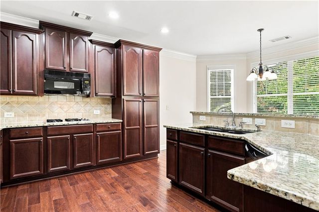 637 Laurel Crossing, Canton, GA 30114