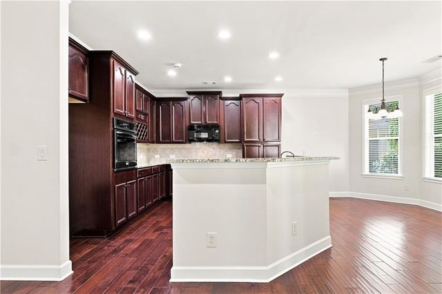 637 Laurel Crossing, Canton, GA 30114