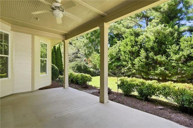 637 Laurel Crossing, Canton, GA 30114