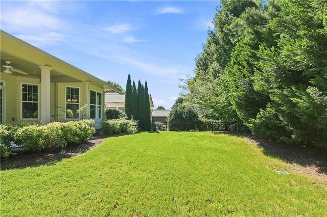 637 Laurel Crossing, Canton, GA 30114