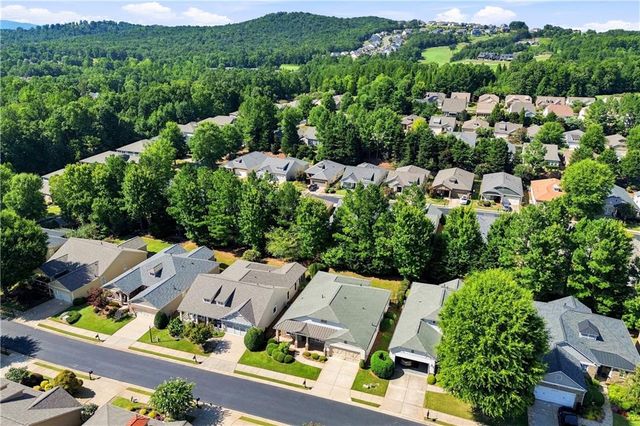 637 Laurel Crossing, Canton, GA 30114