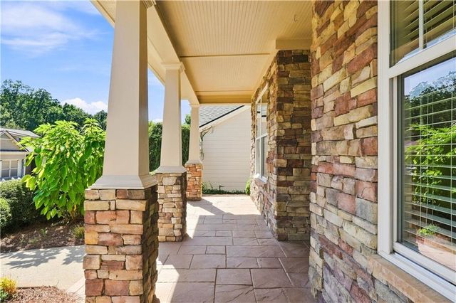 637 Laurel Crossing, Canton, GA 30114