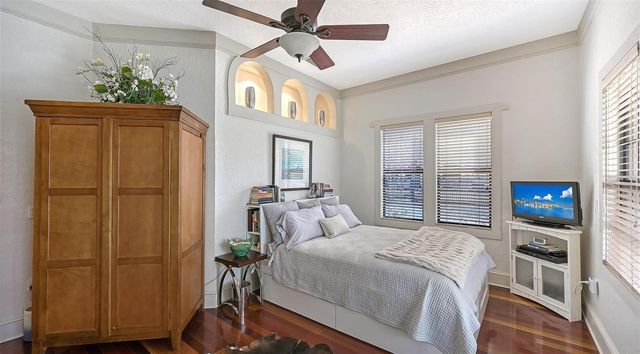 1563 4TH STREET, Sarasota, FL 34236