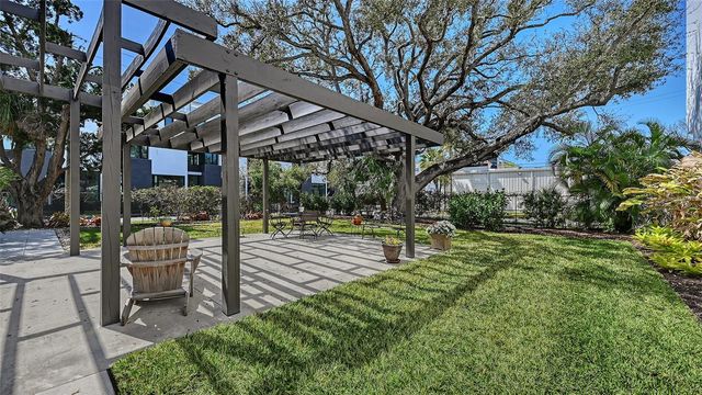 1563 4TH STREET, Sarasota, FL 34236