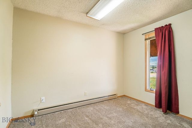 390 Holmes Avenue, Butte, MT 59701