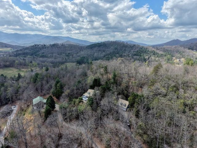 3023 Bear Lane, Hiawassee, GA 30546