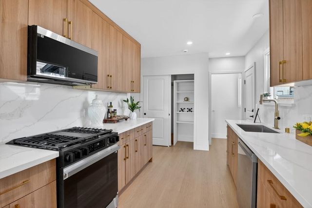 356 Belleview Dr, San Leandro, CA 94577