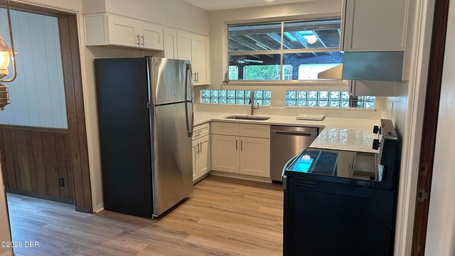 1166 Australia Avenue, Daytona Beach, FL 32114