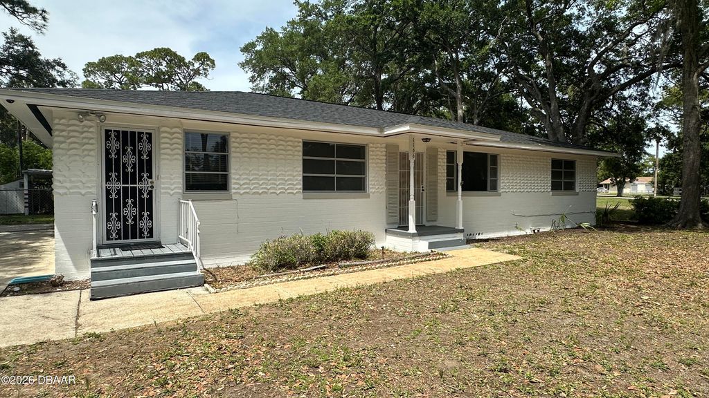1166 Australia Avenue, Daytona Beach, FL 32114