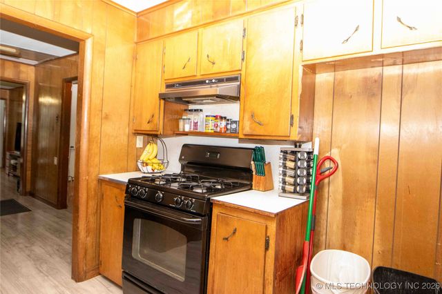 444 S 43rd West Avenue, Tulsa, OK 74127