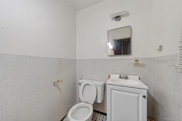 19 Angevine Avenue, Hempstead, NY 11550