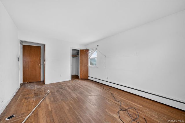 19 Angevine Avenue, Hempstead, NY 11550