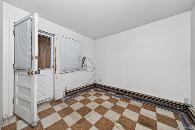 19 Angevine Avenue, Hempstead, NY 11550