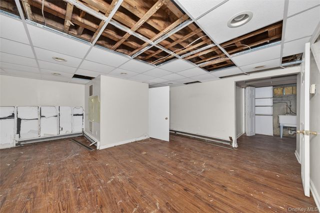 19 Angevine Avenue, Hempstead, NY 11550