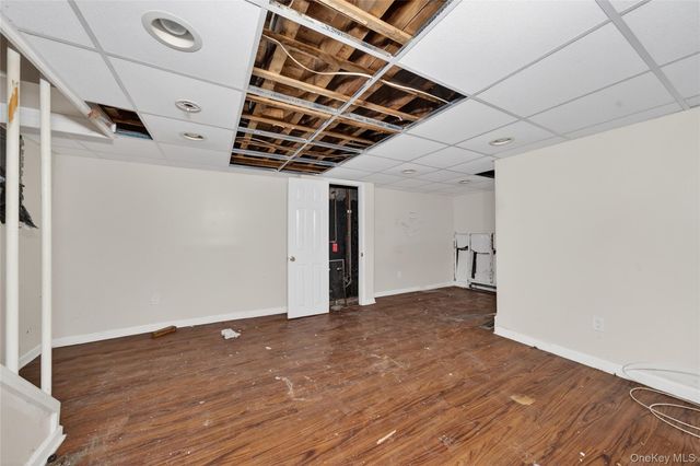 19 Angevine Avenue, Hempstead, NY 11550