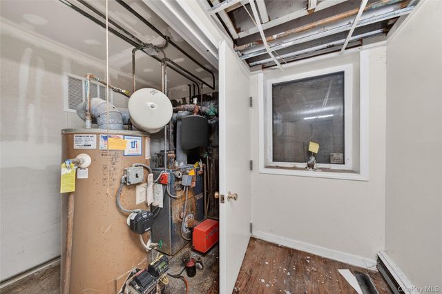 19 Angevine Avenue, Hempstead, NY 11550