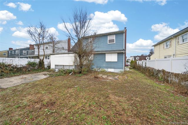 19 Angevine Avenue, Hempstead, NY 11550