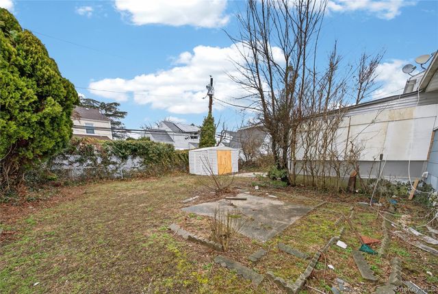 19 Angevine Avenue, Hempstead, NY 11550