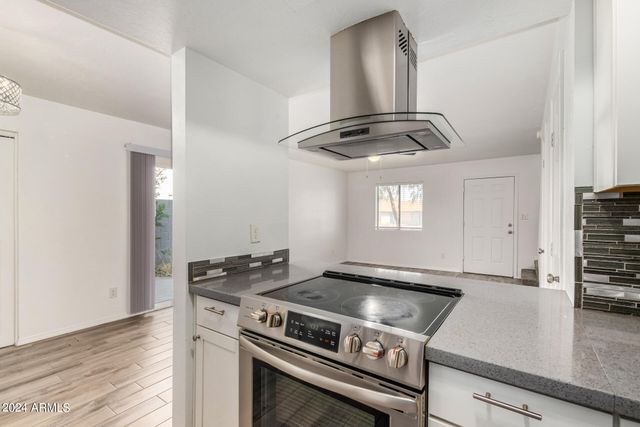 4718 W Orangewood Avenue, Glendale, AZ 85301