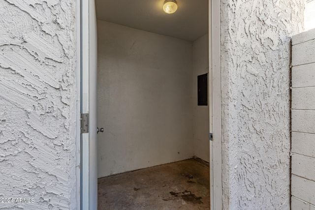 4718 W Orangewood Avenue, Glendale, AZ 85301