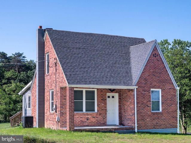 2450 HAPPY CREEK RD, Front Royal, VA 22630