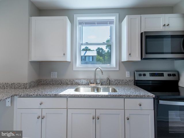 2450 HAPPY CREEK RD, Front Royal, VA 22630