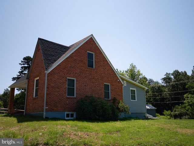 2450 HAPPY CREEK RD, Front Royal, VA 22630