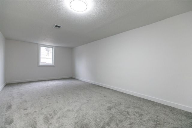 4412 63rd Street, Urbandale, IA 50322