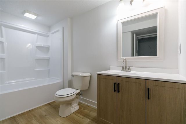 4412 63rd Street, Urbandale, IA 50322