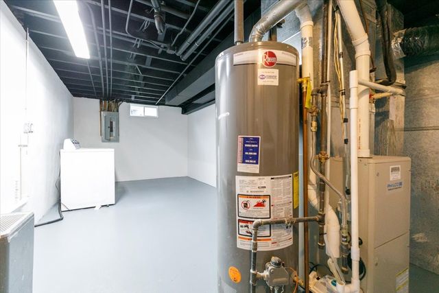 4412 63rd Street, Urbandale, IA 50322