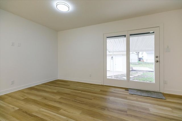 4412 63rd Street, Urbandale, IA 50322