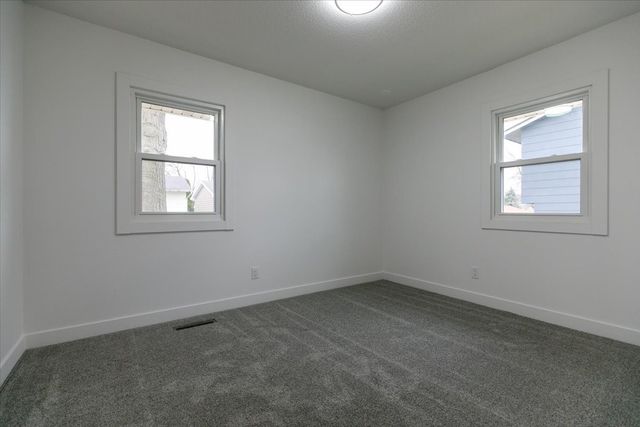 4412 63rd Street, Urbandale, IA 50322