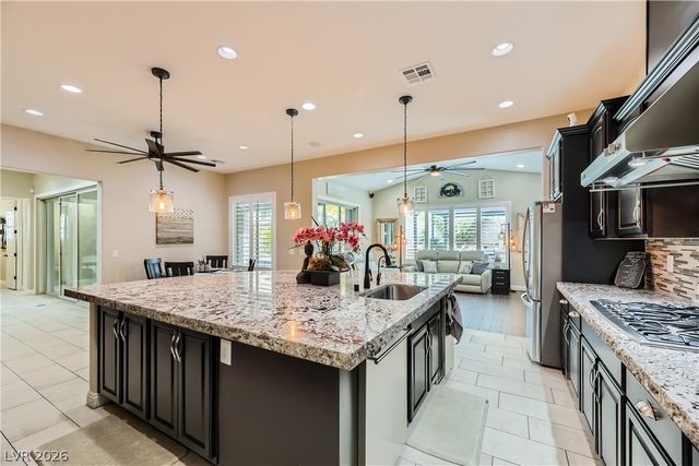 5879 Sky Heights Court, Las Vegas, NV 89135