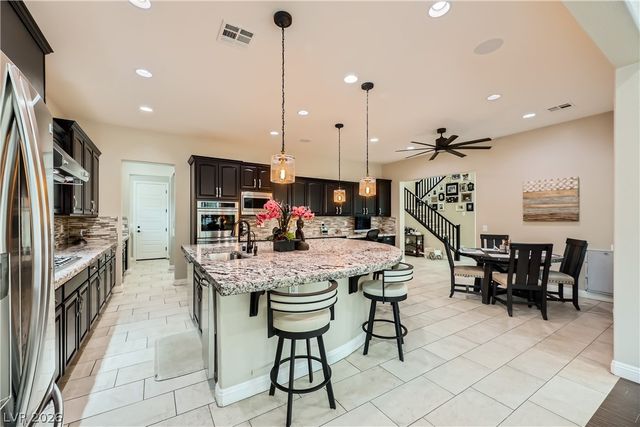 5879 Sky Heights Court, Las Vegas, NV 89135