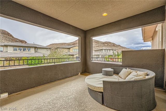 5879 Sky Heights Court, Las Vegas, NV 89135