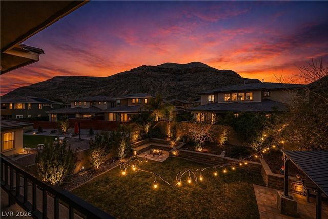 5879 Sky Heights Court, Las Vegas, NV 89135