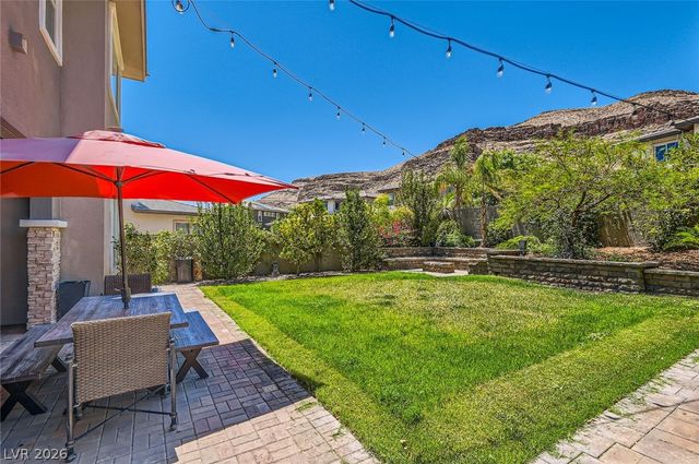 5879 Sky Heights Court, Las Vegas, NV 89135