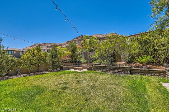 5879 Sky Heights Court, Las Vegas, NV 89135