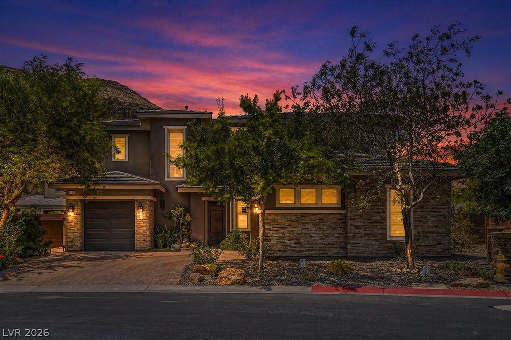 5879 Sky Heights Court, Las Vegas, NV 89135