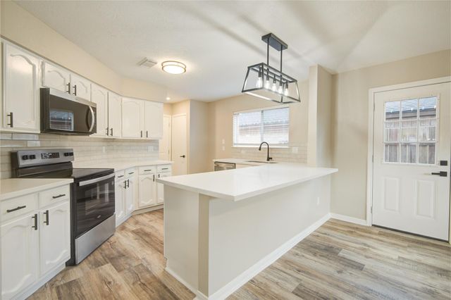 6722 Lynngate Drive, Spring, TX 77373