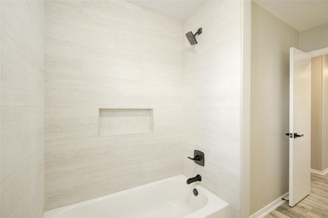 6722 Lynngate Drive, Spring, TX 77373