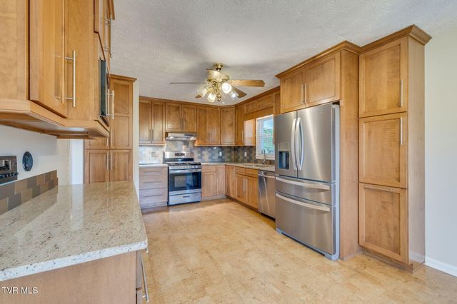 101 Popular Grove Road, Elizabethton, TN 37643
