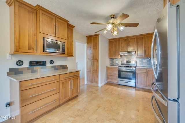 101 Popular Grove Road, Elizabethton, TN 37643