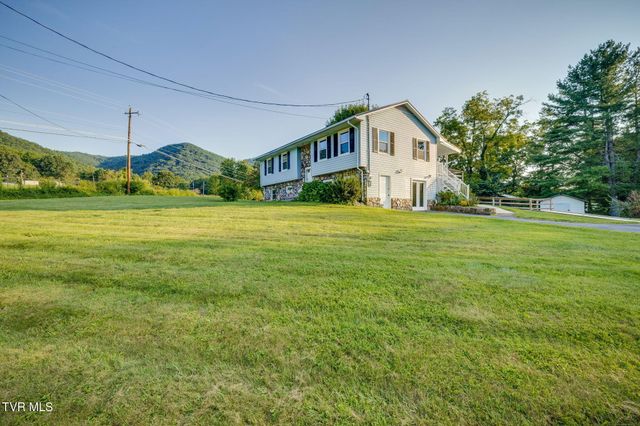 101 Popular Grove Road, Elizabethton, TN 37643